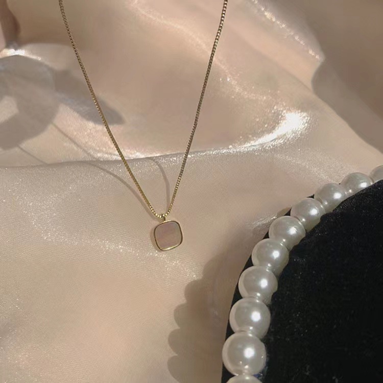 Vòng cổ Mặt Vuông Thiết Kế Đơn Giản Thời Trang Cho Nữ