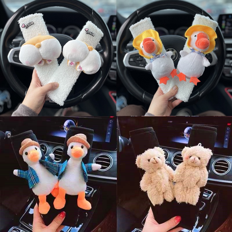 Set 2 Miếng Đệm Vai Gắn Dây Đai An Toàn Trên Xe Hơi Hình Búp Bê Dễ Thương