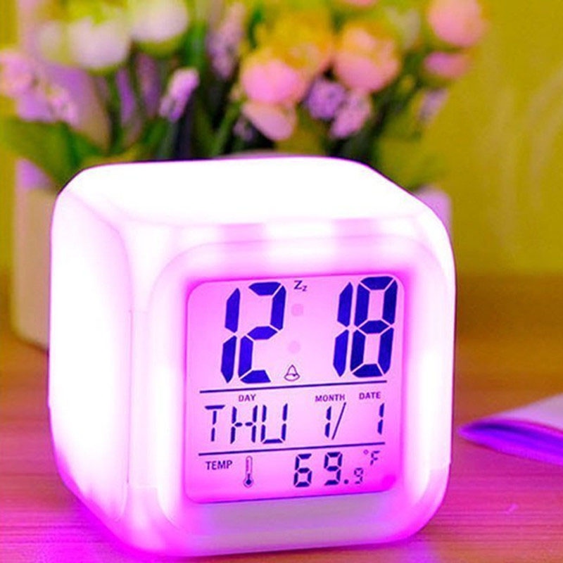 Đồng Hồ Báo Thức Điện Tử Có Đèn LED 7 Màu Thay Đổi Theo Nhiệt Độ Cho Phòng Ngủ Trẻ Em Mới