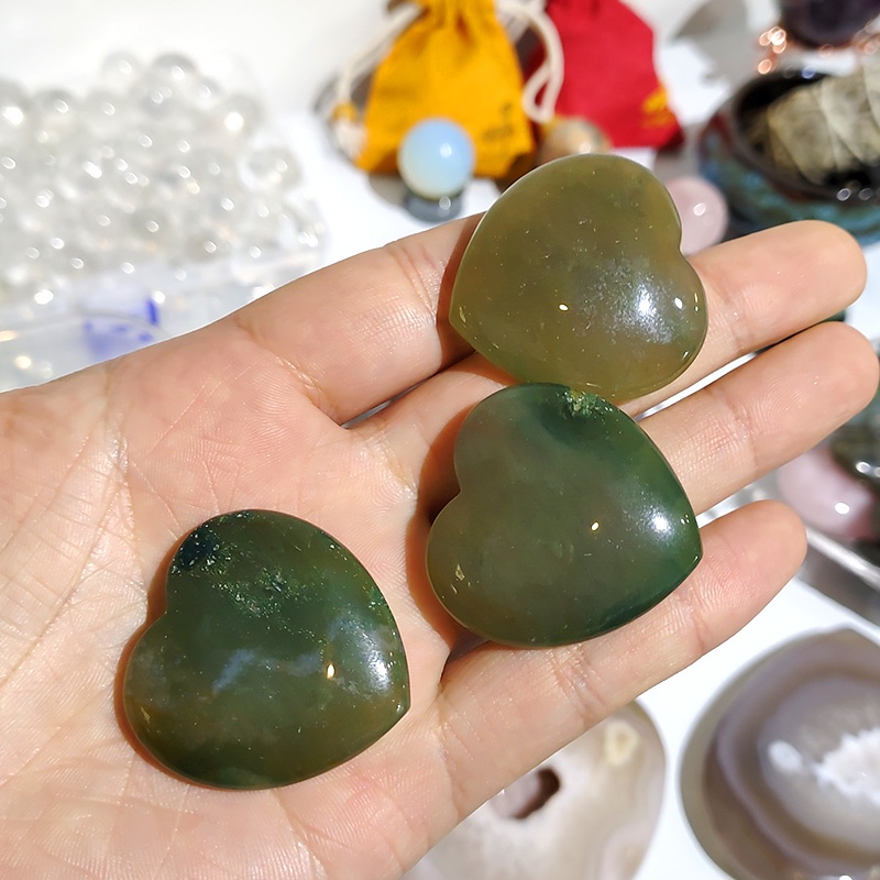 Mặt Dây Chuyền Hình Trái Tim Chạm Khắc Tinh Thể Carnelian Tự Nhiên