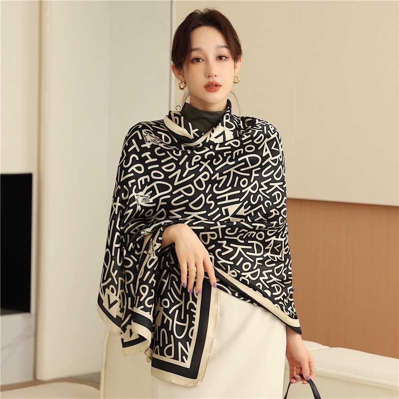 Khăn Choàng Lụa In Chữ Đơn Giản Phong Cách Phương Tây Thời Trang Xuân Hè Mới
