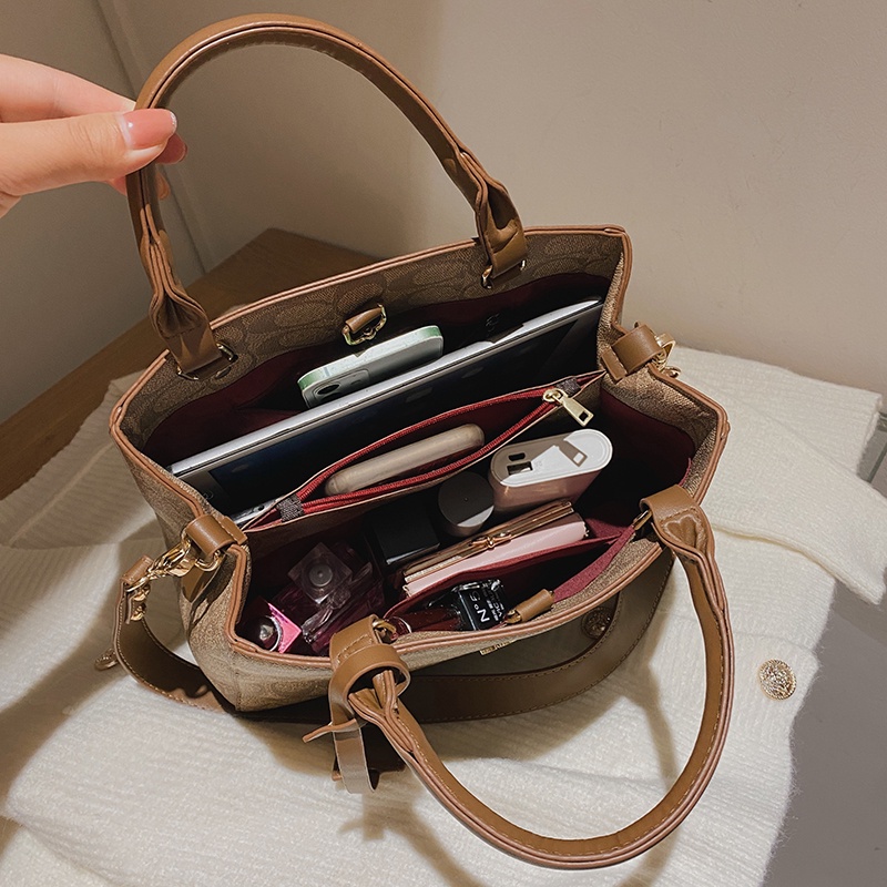 Túi Xách Nữ Coach đeo Chéo Da Thật Đẳng Cấp Làm Quà Biếu, Quà Tặng, Sinh Nhật 2023