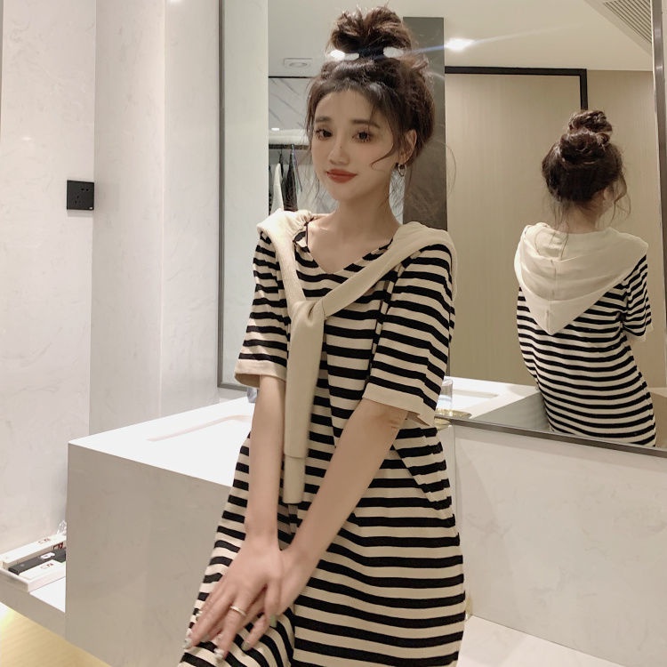 Đầm Dệt Kim Tay Ngắn Dáng Rộng Có Mũ Trùm Xẻ Tà Kẻ Sọc Kiểu Hồng Kông Retro Cho Nữ