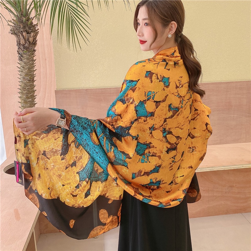 Khăn Choàng Lụa In Họa Tiết Lá Vàng Phong Cách Âu Mỹ Mới