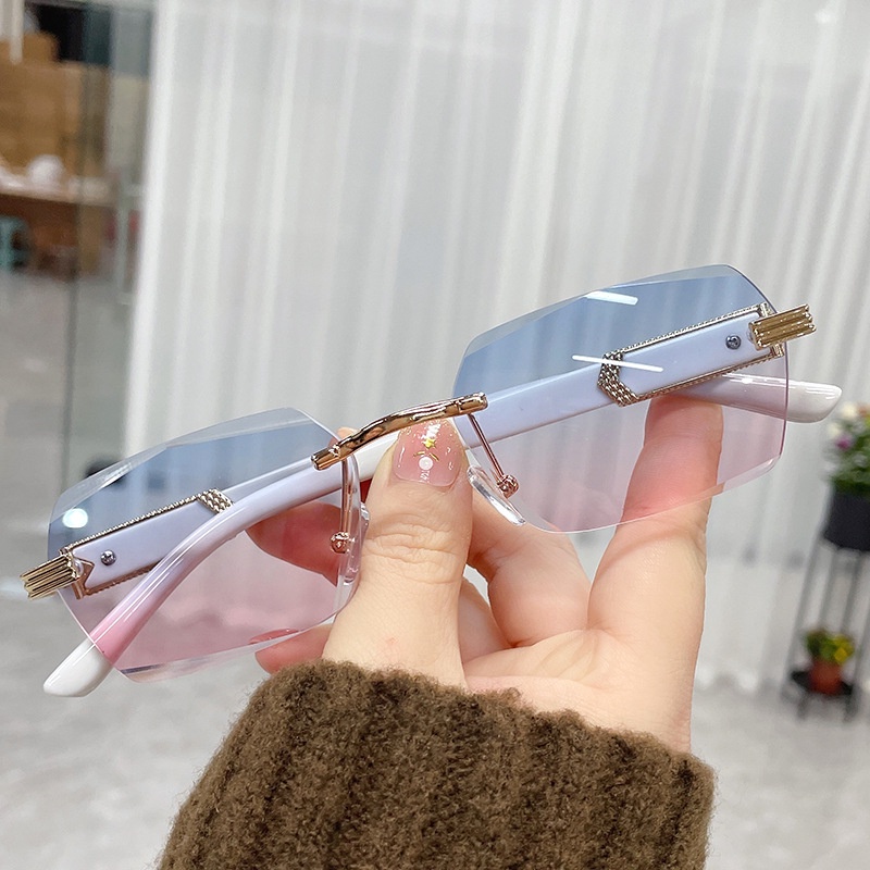 Kính Mát Thời Trang Nam Nữ Gọng Kim Loại Mới 2023 Màu Sắc