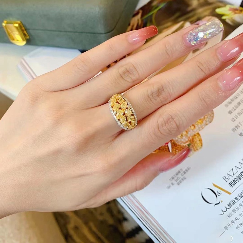 Nhẫn Đính Kim Cương Giả Sang Trọng