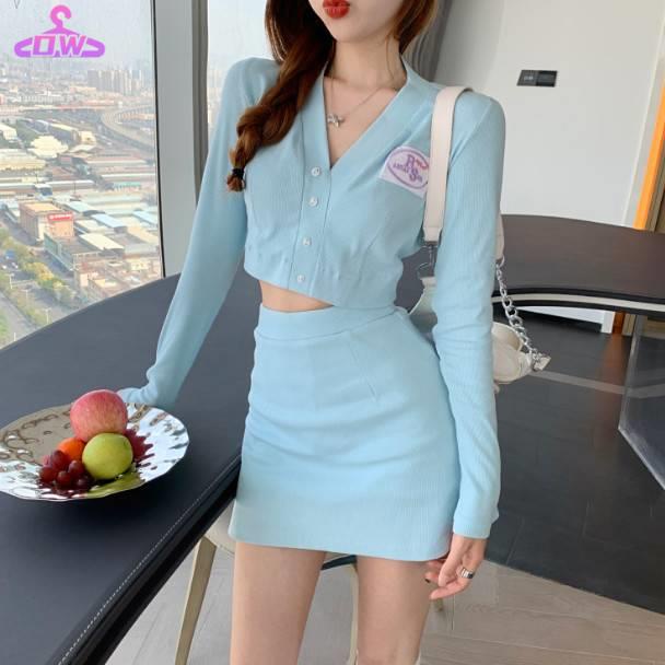 set đồ nữ sang chảnh Set Áo Lửng Cổ Chữ V + Chân Váy Lưng Cao Phong Cách Châu Âu Thời Trang Mùa Thu Mới Cho Nữ