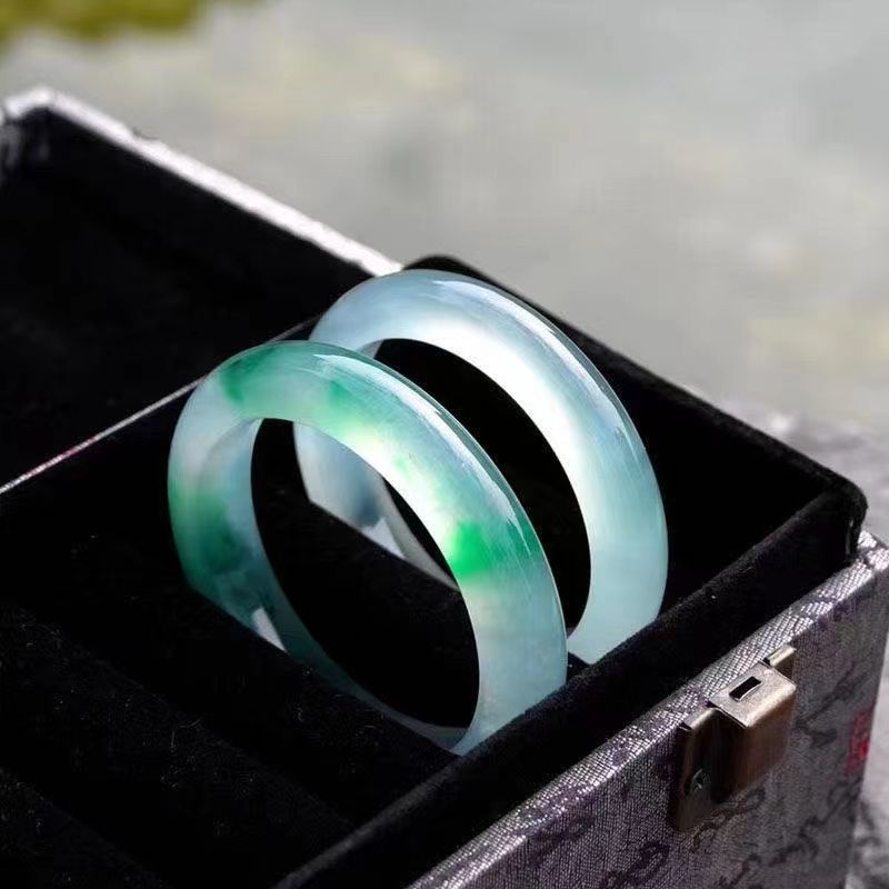 Vòng Đeo Tay Đá Ngọc Bích LF8.5 Dành Cho Nữ