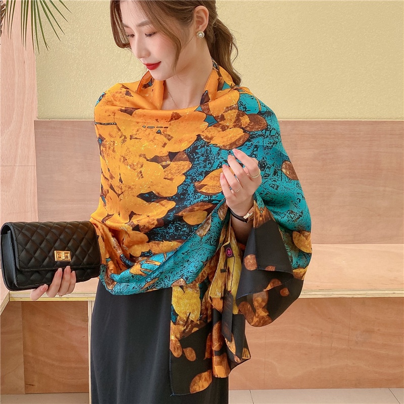 Khăn Choàng Lụa In Họa Tiết Lá Vàng Phong Cách Âu Mỹ Mới