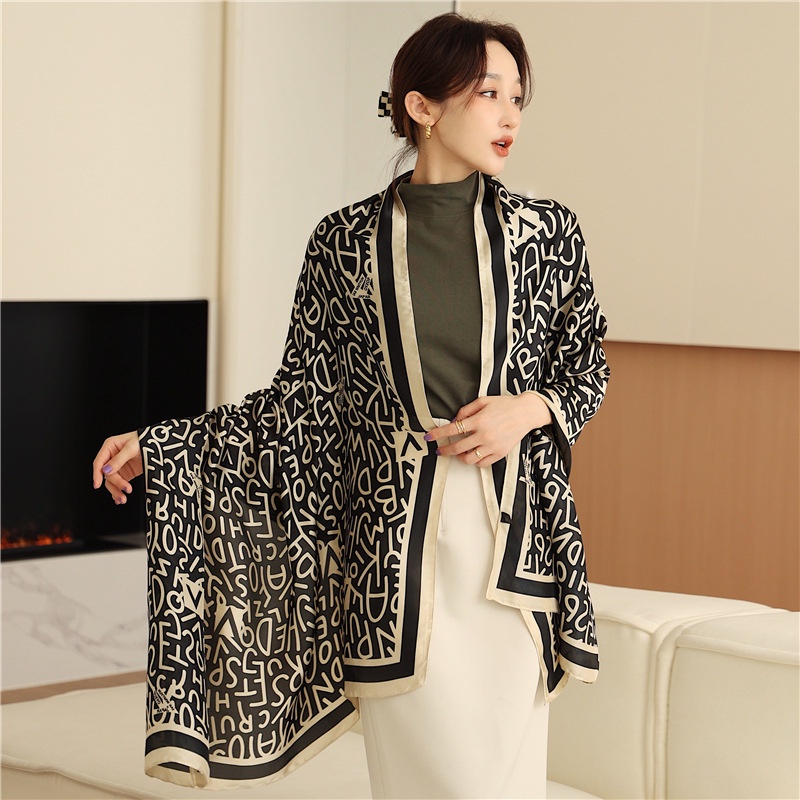 Khăn Choàng Lụa In Chữ Đơn Giản Phong Cách Phương Tây Thời Trang Xuân Hè Mới