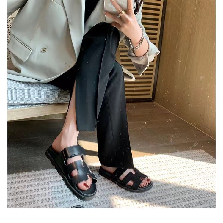 _ sheii su grape mom studio Sandal Đế Phẳng Mềm Phong Cách Mới Cho Nữ