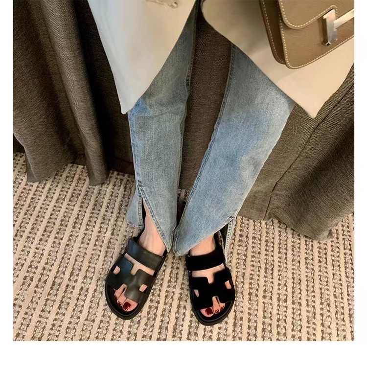 _ sheii su grape mom studio Sandal Đế Phẳng Mềm Phong Cách Mới Cho Nữ