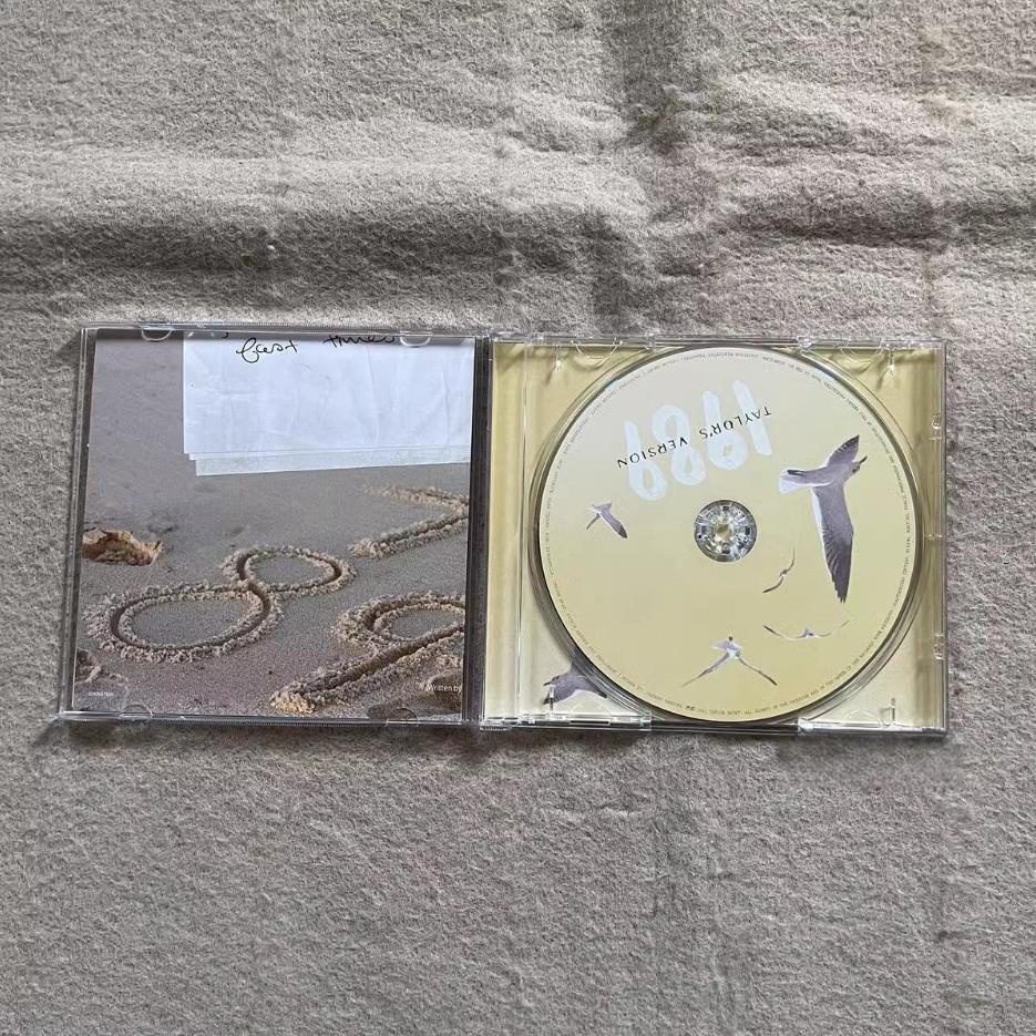 Taylor Swift 1989 Taylor's Version Deluxe CD+Poster Edition