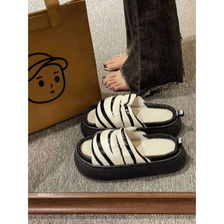 Dép Sandal Đế Dày Họa Tiết Hoạt Hình Xinh Xắn Theo Phong Cách Mùa Xuân