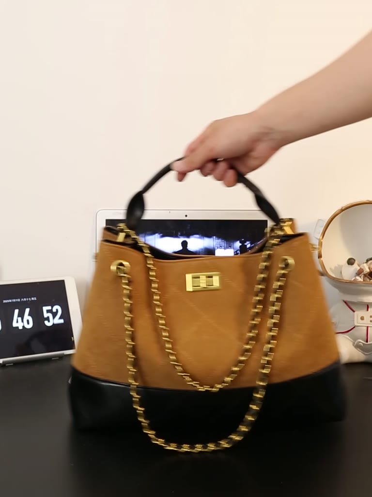 Auudre Túi Dung Tích Lớn Nữ Màu Sắc Tương Phản Dây Xích Vai Nách Đi Làm Túi | BigBuy360 - bigbuy360.vn