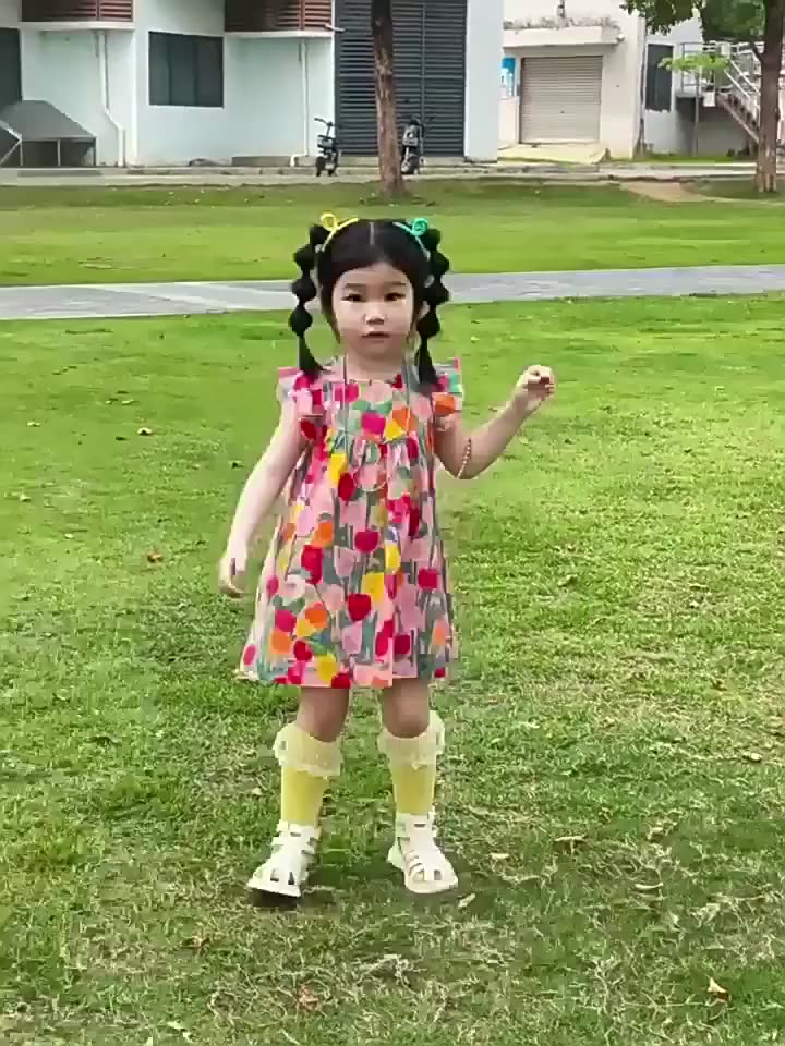 Váy mùa hè bé gái 0-12 tuổi Váy hoa mềm mại công chúa con lắc chữ A