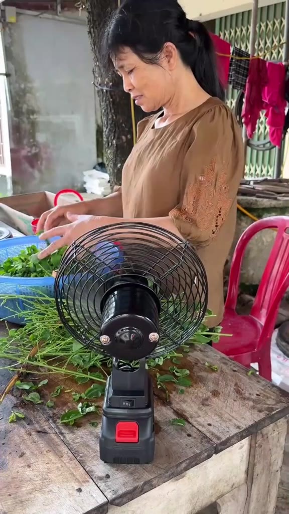 Quạt Tích Điện Makita  2 Cấp Độ Gió Siêu Mát  Quạt Tĩch Điện Pin 10 Cell Dùng Liên Tục 4-8 Tiếng | BigBuy360 - bigbuy360.vn
