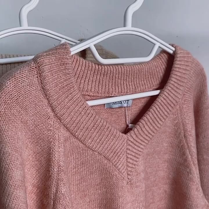 Áo len dệt kim nữ dài tay cổ chữ V màu đen thời trang thu đông | BigBuy360 - bigbuy360.vn