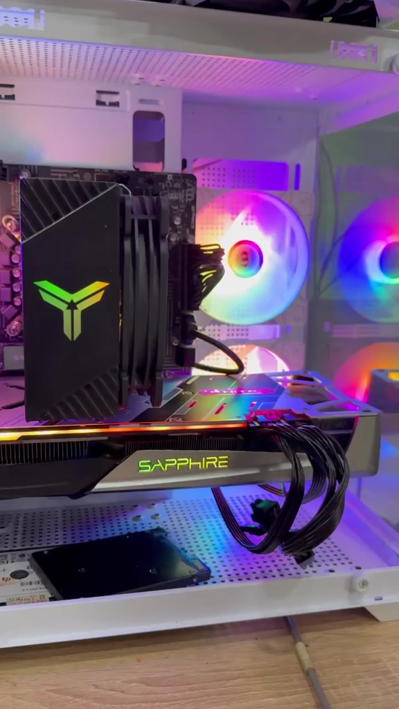 CARD MÀN HÌNH SAPPHIRE NITRO+ RX 5700 XT 8G GDDR6 Cũ ngoại hình khá LED RGB, Bảo hành 1 Tháng | BigBuy360 - bigbuy360.vn