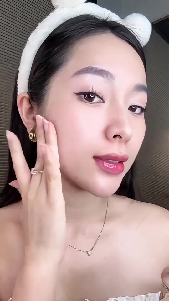 Kem Nền Catrice HD Che Phủ Kiềm Dầu 24H -  Mịn Màng Cho Da Dầu | BigBuy360 - bigbuy360.vn