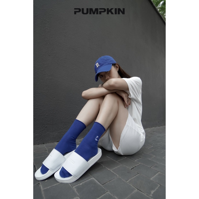 Dép quai ngang pumpkin in chìm logo cho nam và nữ chất liệu cao su phong cách Local Brand - in chìm