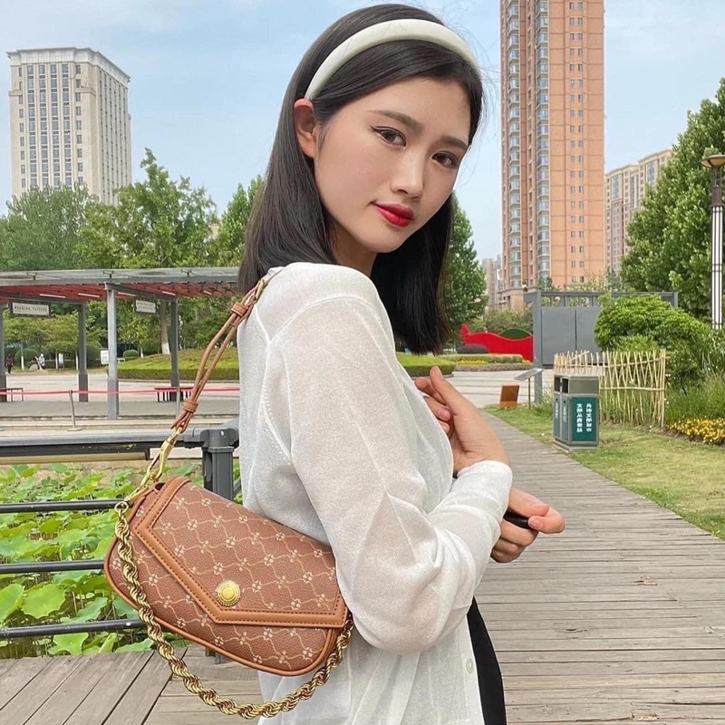 Túi xách Charles and Keith hai màu CK2-80781789