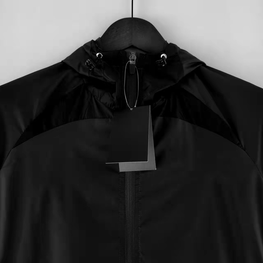 Áo Khoác Câu Lạc Bộ Liverpool Màu Đen Cá Tính Cho Nam Size 22-23