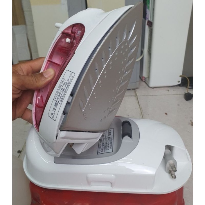 Bàn là hơi không dây Panasonic NI-CL309