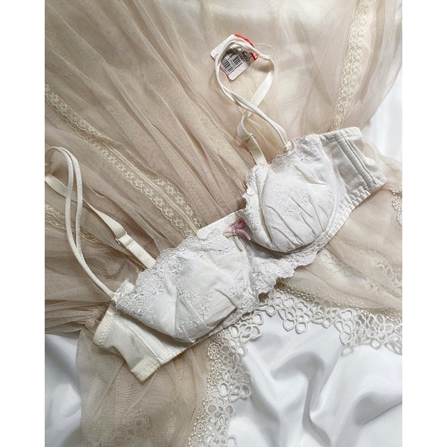 Áo ngực trắng ren lolita 2hand