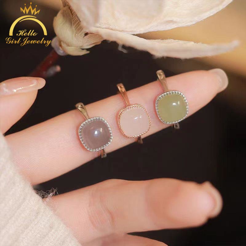 Nhẫn Vàng Đính Đá Ngọc Bích Khối Nhỏ Sang Trọng Cho Nữ