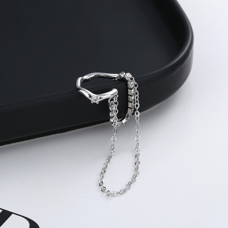 Bông tai nữ kẹp vành Eleanor Accessories kèm xích phụ kiện trang sức hiện đại phong cách hợp thời trang (một chiếc)