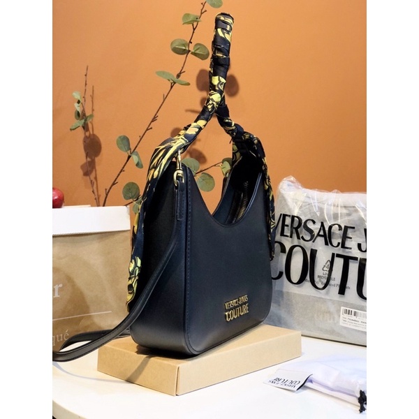 Túi Versace kẹp nách