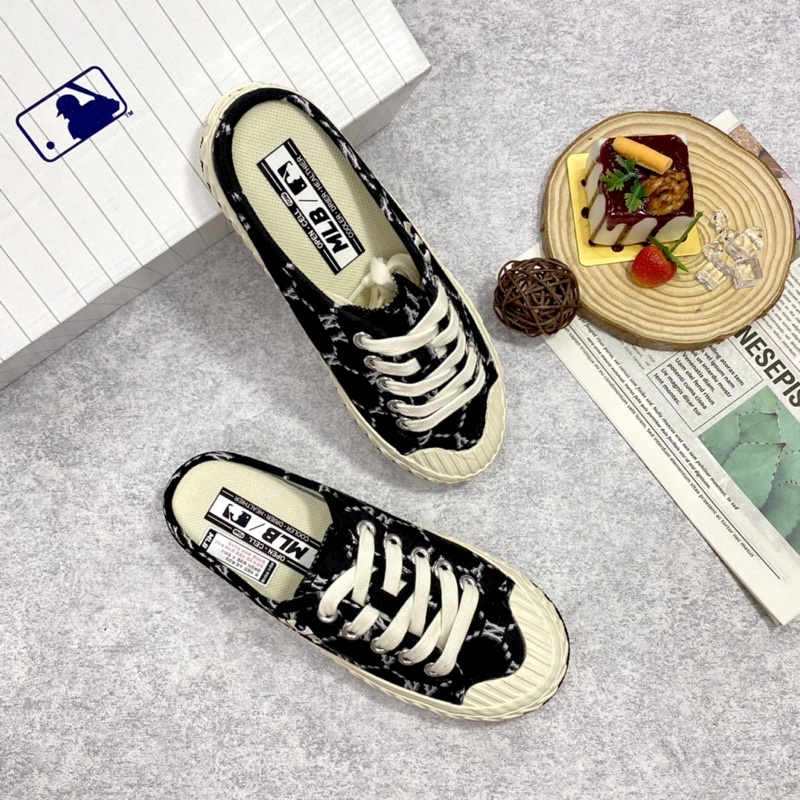 GIÀY ĐẠP GÓT MLB MULE ĐEN MONOGRAM