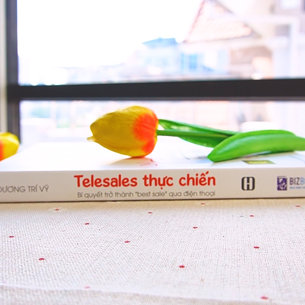 BIZBOOKS - Sách Telesale thực chiến - Bí quyết trở thành bestsale qua điện thoại