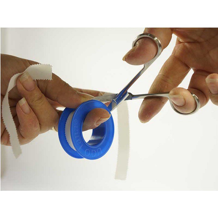 1 hộp 24 cuộn Băng dính cuộn vải lụa y tế UGOTANA kích thước 1,25cm x 5m (Chính hãng Tanaphar)