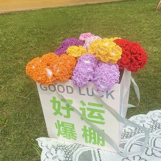 Bó một bông hoa len handmade