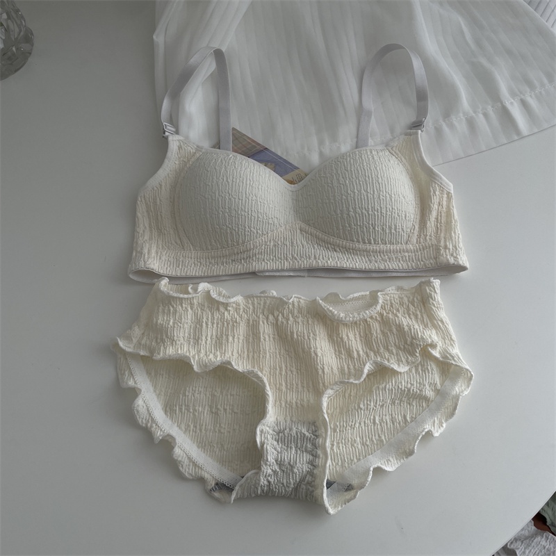 Áo Lót Nâng Ngực Không Gọng 3 / 4 Cup Mềm Mại Không Đường May Quyến Rũ Cho Nữ