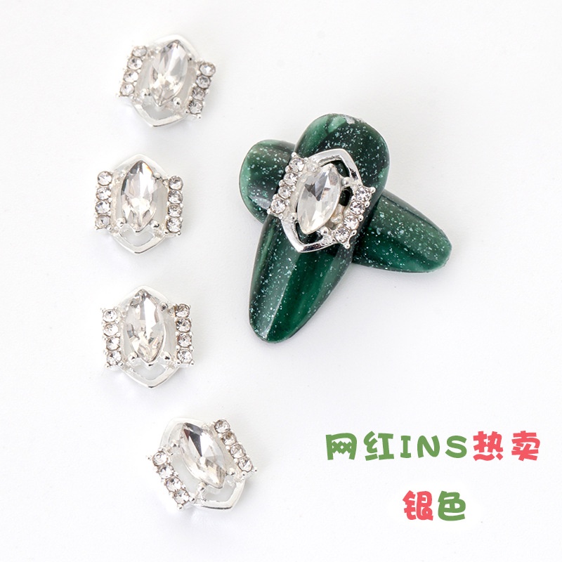 Miếng Dán Trang Trí Móng Tay Bằng Hợp Kim Thiết Kế Mới