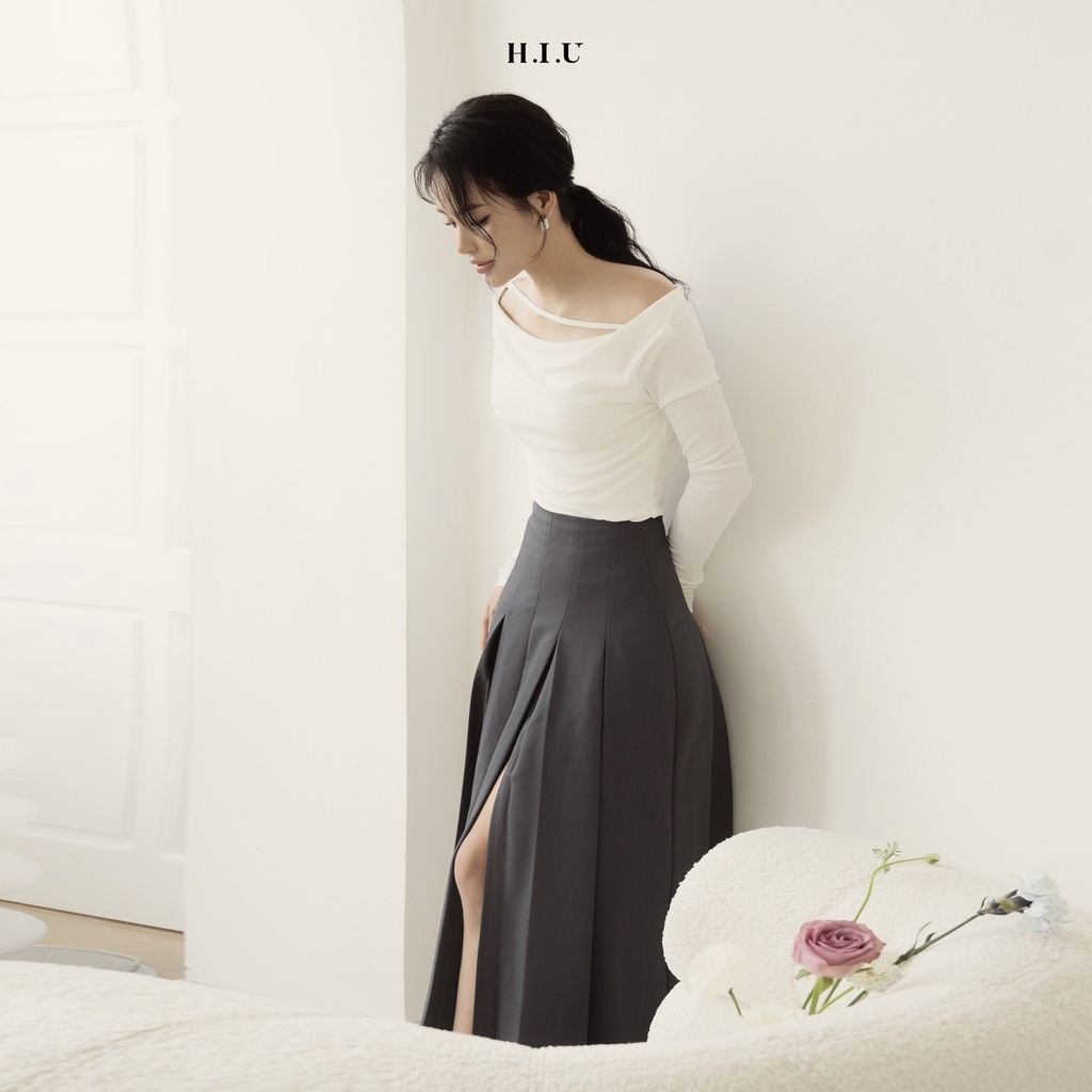 Chân váy nữ xếp ly KATE midi dáng dài H.I.U Fashion , vải chéo ý nhẹ 2 lớp có độ dày vừa phải trendy HIU design