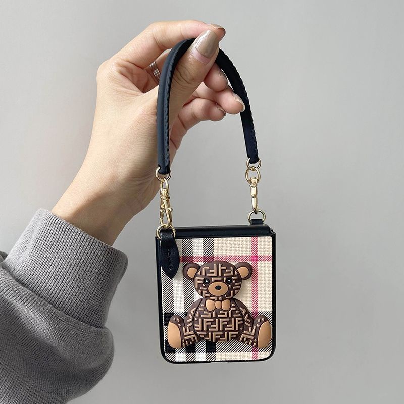 Ốp Samsung Z Flip 3 / Z Flip 4 hoạ tiết bbr đính gấu có quai xách và dây đeo chéo Z Flip3 / ZFlip3 / Z Flip4/ ZFlip4