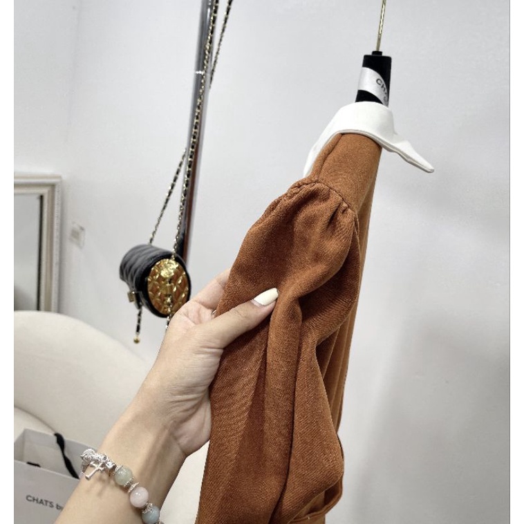 Váy nhung nâu cổ Pitter trắng kèm đai