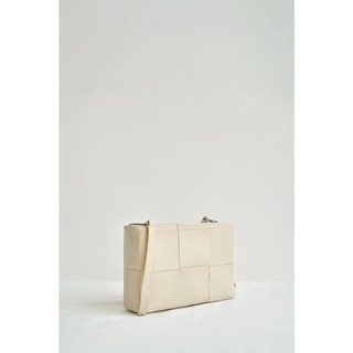 OLV - Túi Weave Shoulder Bag In Beige