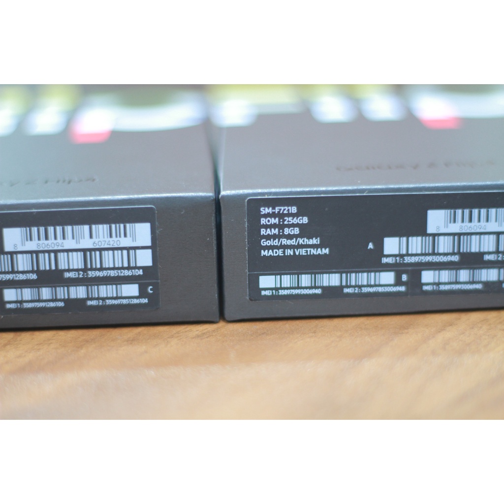 Điện thoại Samsung Galaxy Z Flip 4 Bespoke Edition 256GB