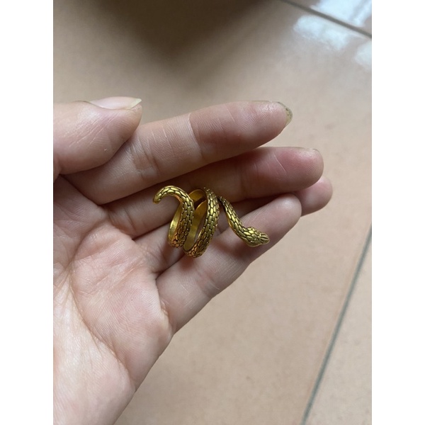 Nhẫn rắn kim loại si nhật