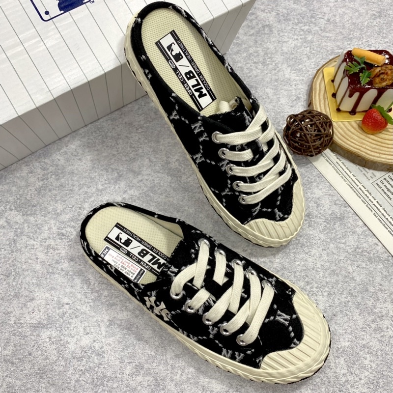 GIÀY ĐẠP GÓT MLB MULE ĐEN MONOGRAM