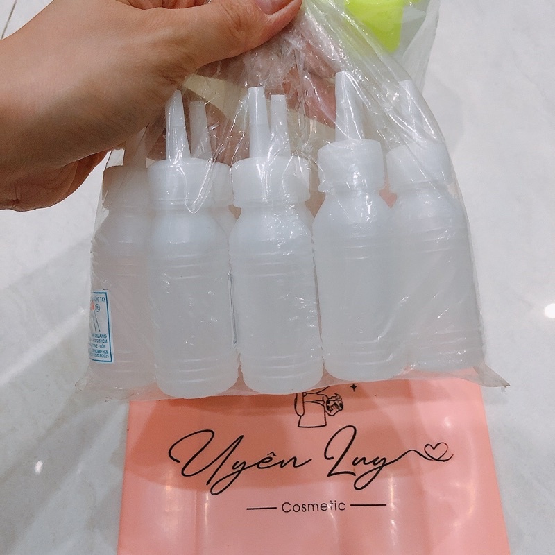 Nước rửa móng tay