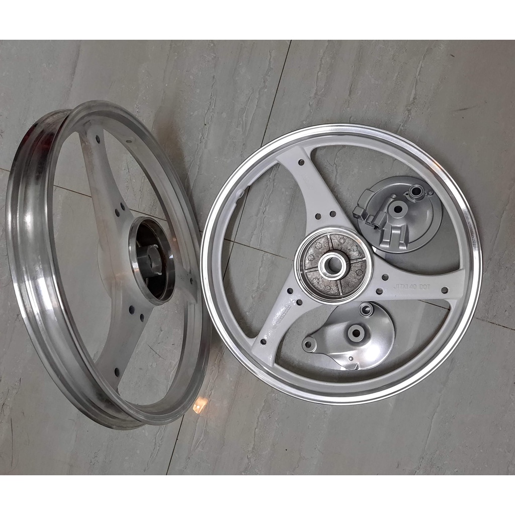 Mâm  3D dùng cho xe Dream / Wave nhỏ đời cũ