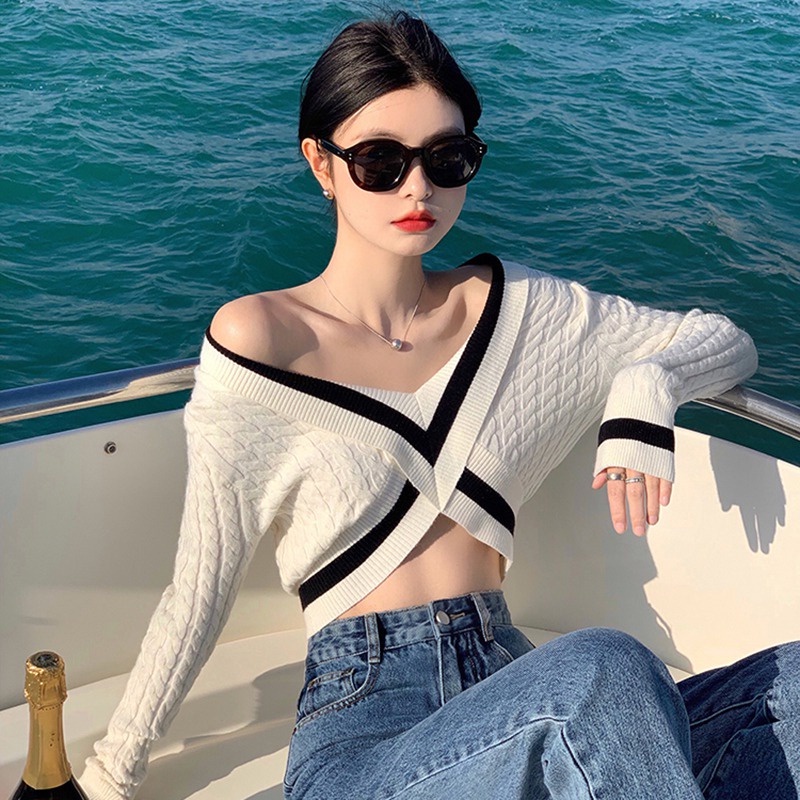 Áo Croptop Tay Dài Cổ Chữ V Màu Sắc Tương Phản Phong Cách Retro Dành Cho Nữ