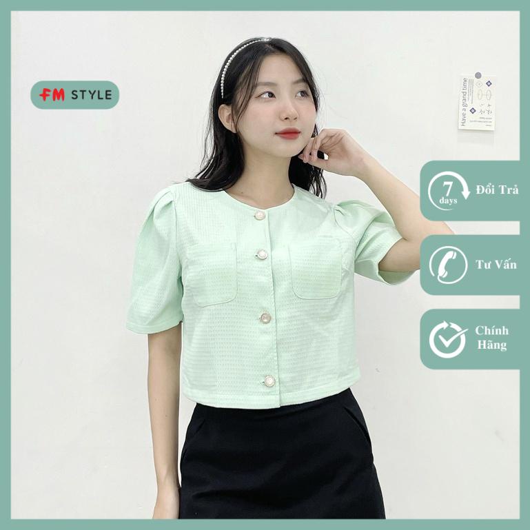 Áo kiểu nữ FM Style cổ tròn tay phồng phối túi đính nút ngọc chất vải xốp mềm thời trang Hàn Quốc 208240083