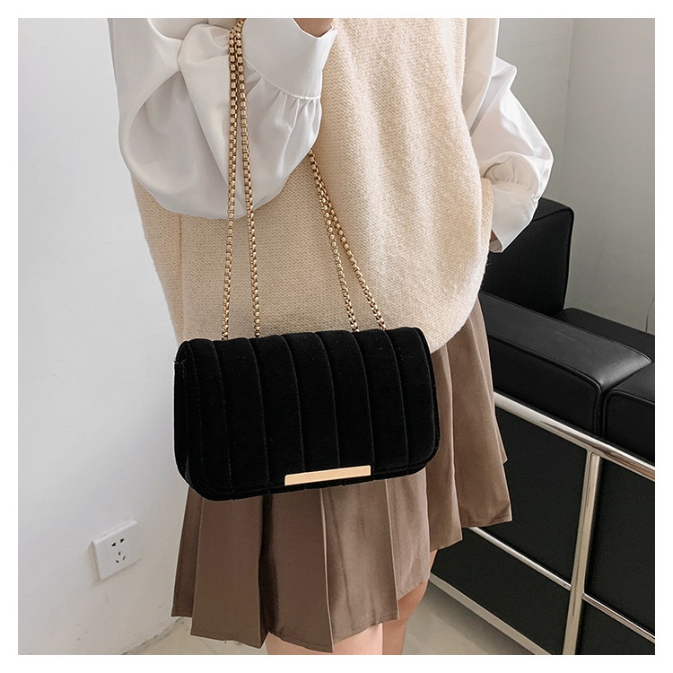 Túi Xách Đeo Vai Hình Vuông Chất Nhung Phối Dây Xích Thời Trang Mùa Thu 2022 Cho Nữ